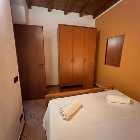 Porto 12 *